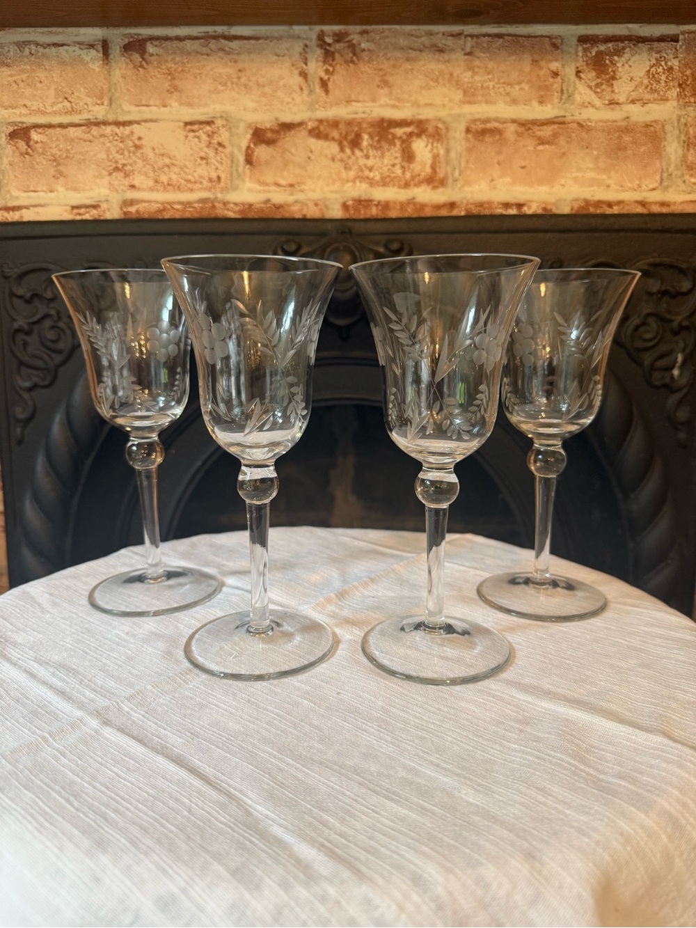 Vtg Danube by Colony Etched Blown Glass Wine Glasses Romania - Set of 4